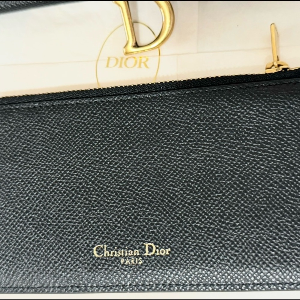 Dior wallet on chain (Authentic) w/ receipt - Picture 3 of 9